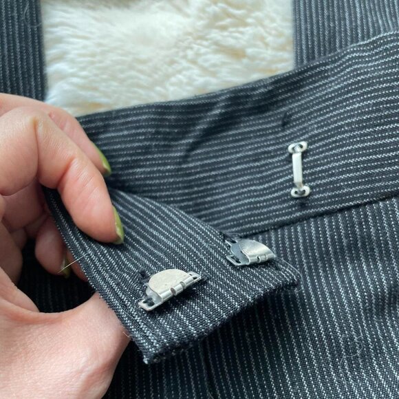 Y2K Low-Rise Black Pinstripe Pants - Picture 3 of 4
